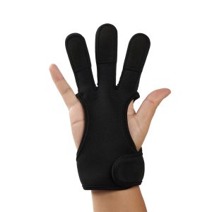 Ръкавица за стрелба с лък TopArchery Black изглед откъм дланта с велкро лепенка на китката
