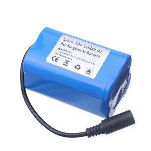 Батерия за лодка за захранка 12000 mAh и изглед под ъгъл на синия защитен корпус на батерията