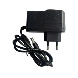Зарядно устройство за лодка за захранка 8.4V и изглед на адаптера с европейски щепсел